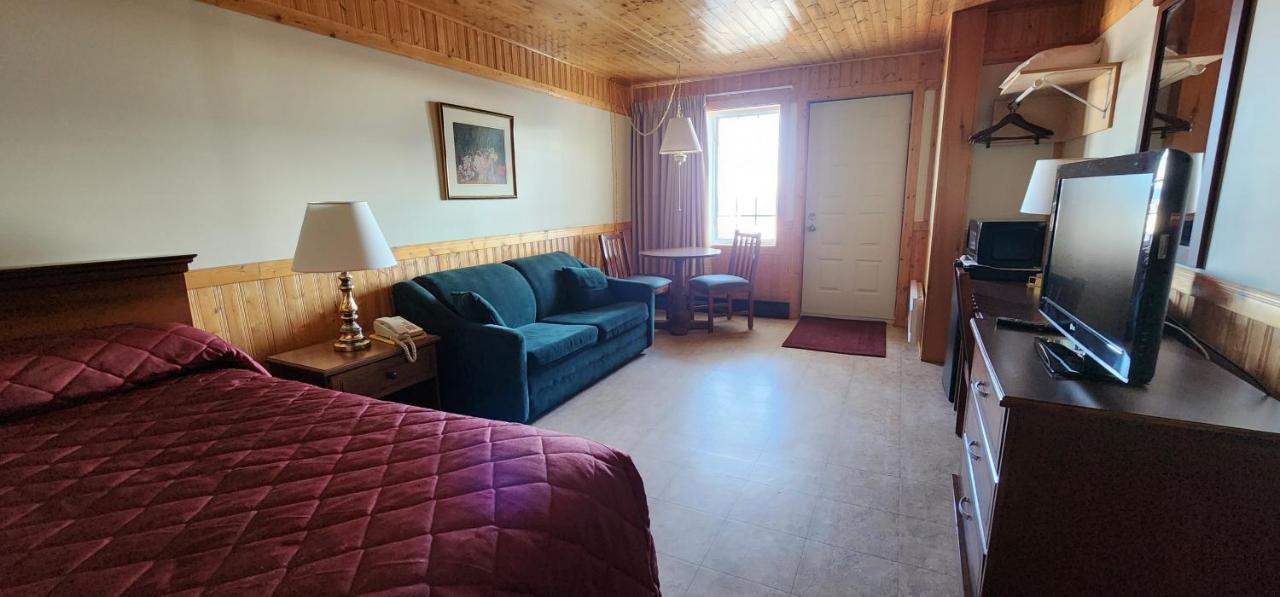 Auberge Motel 4 Saisons Blanc-Sablon Dış mekan fotoğraf