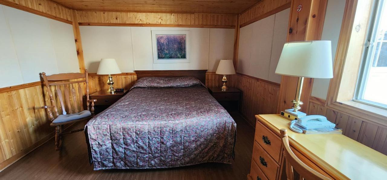 Auberge Motel 4 Saisons Blanc-Sablon Dış mekan fotoğraf